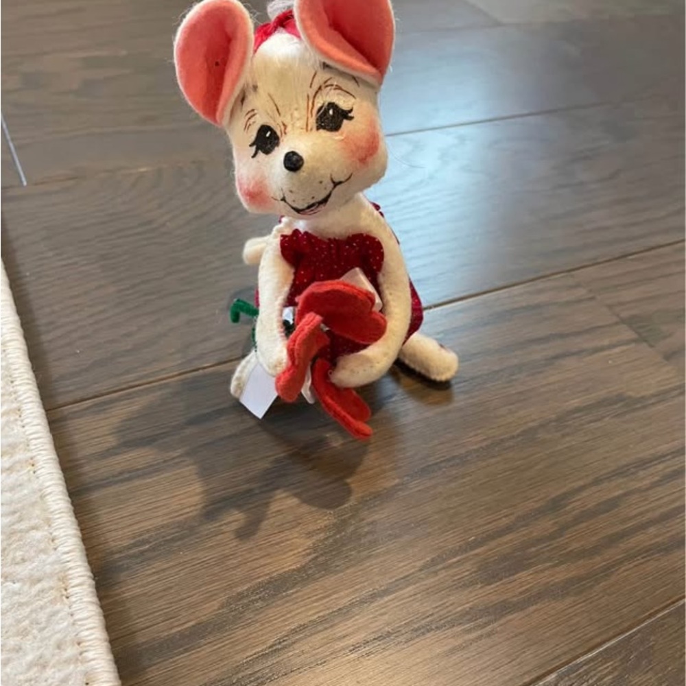 Vintage 2000 Annalee Valentine heart to heart Mouse